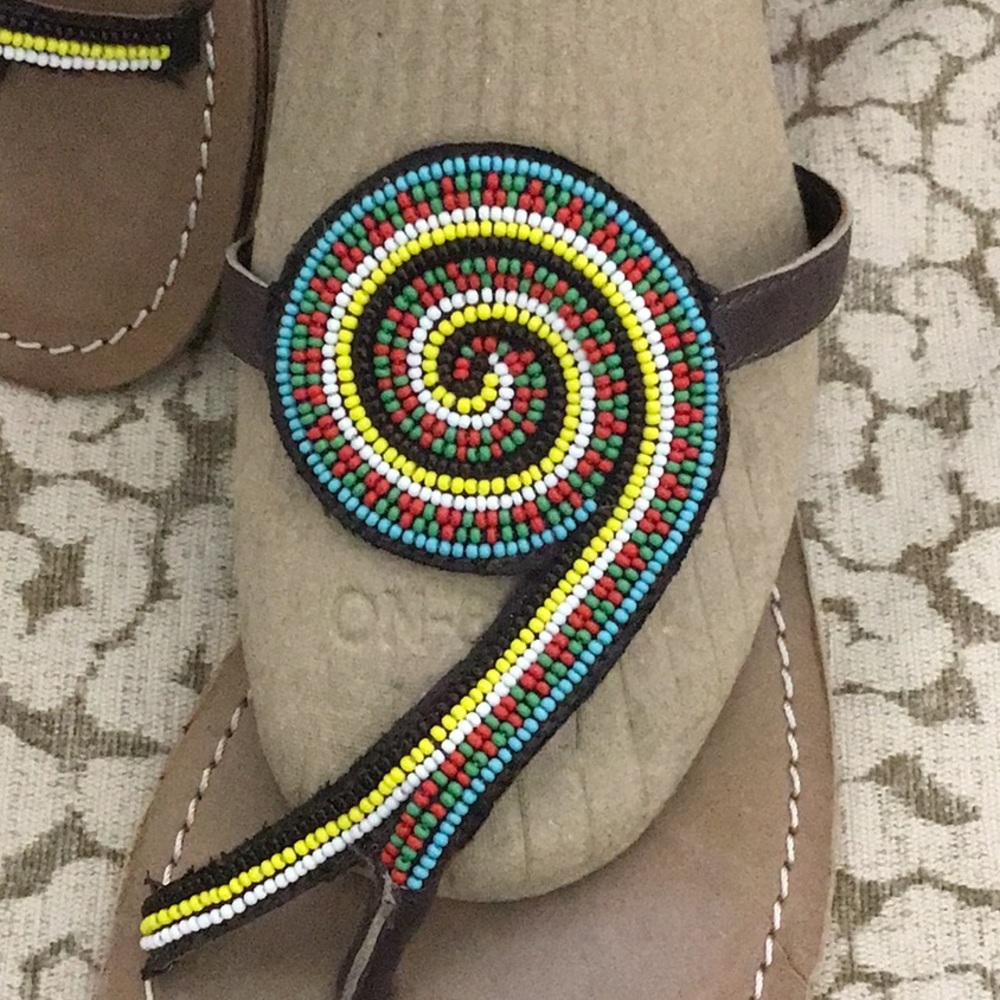 Seychelles Leather Beautiful Beaded Slip On Sandals Sz 9